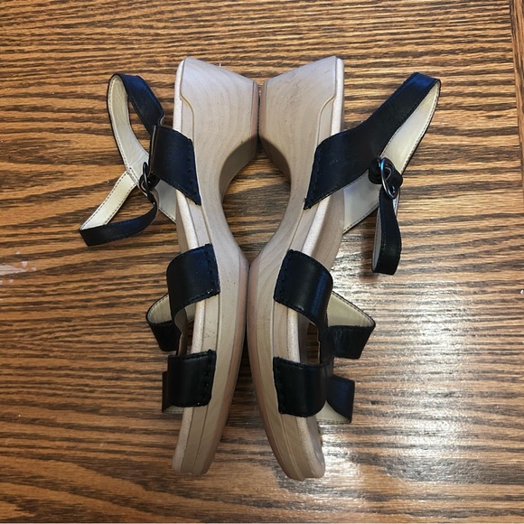 Dansko Black Leather Adjustable Strap Sandals Size 39EU / 9US - Picture 6 of 9